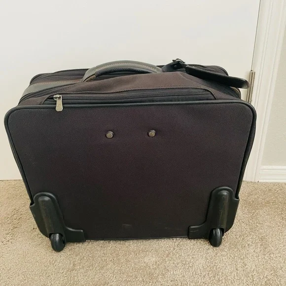 Longchamp Lugagage carry on with wheeels - Picture 7 of 16